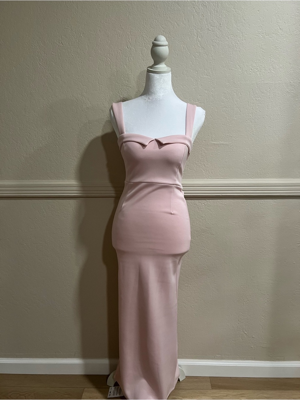 Asos Elegant Pink Maxi Dress with Sweetheart Detail - Picture 4 of 10
